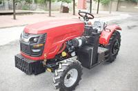 Tractor Agrícola Compacto de 50HP 4WD con Neumáticos Estrechos para Uso en Viñedos y Huertos Frutales