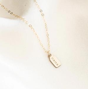 Inspire Bijoux Rectangle Personnalisé Pendentif En Or Collier Avec Chaîne Simple Dainty <span class=keywords><strong>Nom</strong></span> Étiquettes Collier Initial Collier Cadeau pour Elle - Product Image 4