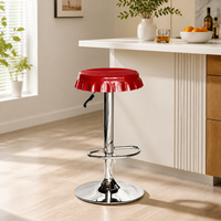 Tabouret de bar en forme de bouchon de bière OEM ODM, siège rouge en forme de bouchon, hauteur réglable, base chromée, repose-pieds pour comptoir de pub