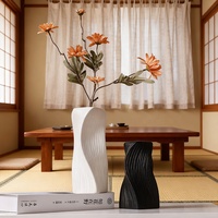 Vases en céramique nordique en porcelaine en forme de S, vase à fleurs en céramique noir et blanc pour la décoration de la maison, vase de table pour mariage