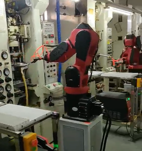 Robot industriel à six axes Buronte 0707, portée du bras de 700 mm, charge utile de 7 kg, appliqué aux travaux de moulage par injection et aux postes de travail d'empilage - Product Image 4