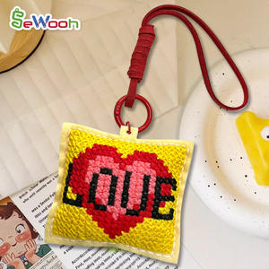 8 + enfants <span class=keywords><strong>bricolage</strong></span> <span class=keywords><strong>à</strong></span> la main en feutre de <span class=keywords><strong>laine</strong></span> point de croix porte-clés couture et tissage jouet pour adultes - Product Image 6