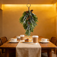 Guirnalda Navideña de Alta Calidad con Forma de Lágrima, con Piñas, Bayas Azules y Ramas de Pino Escarchadas, Decoración Colgante de 23.6 Pulgadas
