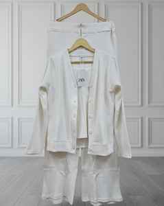 ชุดเซ็ต 3 ชิ้น คุณภาพพรีเมียม สำหรับผู้หญิง ดีไซน์ทันสมัย ผ้าทอเนื้อคอร์ด ทรงเอวธรรมชาติ ผลิตจากผ้ารักษ์โลก เหมาะสำหรับใส่ลำลองหรือทำงาน - Product Image 5