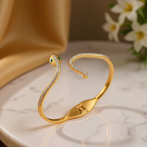 Bracciale a Forma di Serpente con Diamanti Incastonati, Gioiello da Donna in Acciaio Inossidabile, Accessorio di Moda - Product Image 2