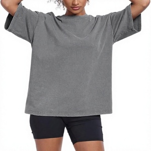 T-shirts pour femmes surdimensionnés 100% coton, 240 GSM, style vintage rétro délavé à l'acide, manches courtes, logo personnalisé OEM, style ample et baggy - Product Image 2