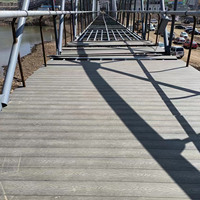 Revêtement de sol extérieur écologique en wpc résistant aux intempéries et nécessitant peu d'entretien pour cour en relief 3D