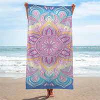 Vente en gros de serviettes de plage en microfibre d'été imprimées numériquement sans sable avec logo en daim gaufré pour la plage ou la salle de sport