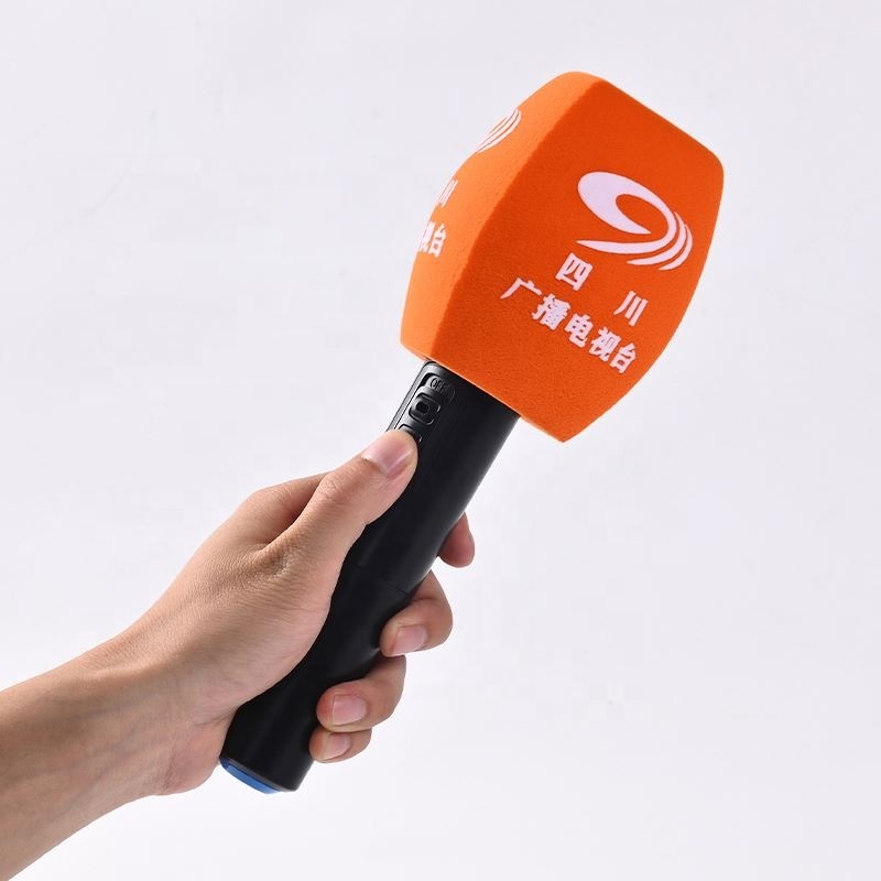 <strong>Customized</strong> <strong>Cube</strong> Triangle Shape Handheld Wireless <strong>Microphone</strong> Broadcast Mic Flag Station for TV Interview Stand <strong>Logo</strong> Cover
