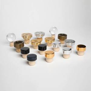 <span class=keywords><strong>Prix</strong></span> d'usine de luxe Forme de boule de cristal Acrylique Synthétique Whisky Vodka Boisson Bouteille Bouchon de liège tapa de botella - Product Image 6