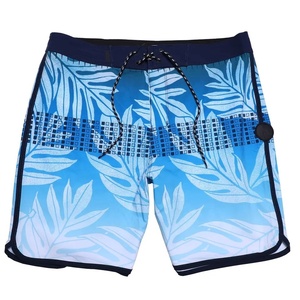Costumi da Bagno a Righe Personalizzati per Uomo, Pantaloncini da Surf in Tessuto Sublimato all'Ingrosso - Product Image 6