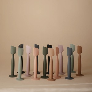 Espátula para Bebés Recién Nacidos, Cepillo de Silicona Suave para la Cadera del Bebé con Succión, Aplicador de Crema para Pañales - Product Image 1