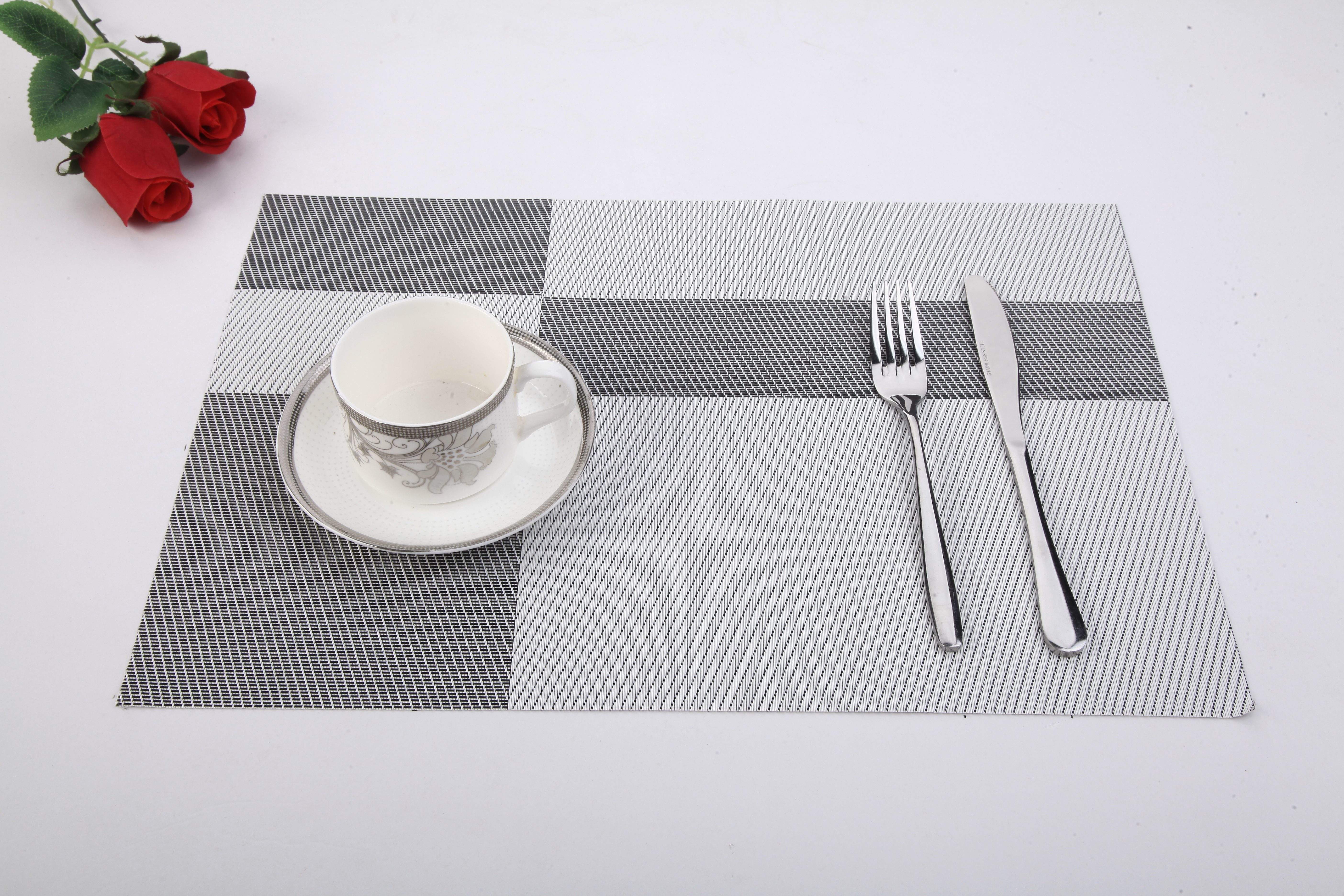 สีเทาอ่อน