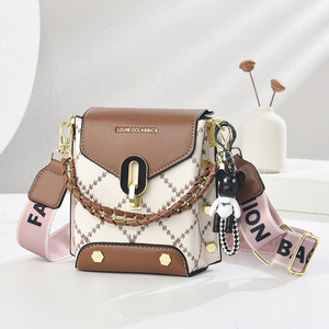 Sacs à main pour femmes en cuir PU imperméable, sacs à bandoulière pour dames, pochette de téléphone tendance pour les voyages, sacs bandoulière tendance pour l'été - Product Image 3