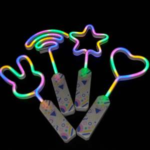 Trompeten-Fee Mehrfarbiger Leuchtstab Verstellbarer LED Herzförmiger Zauberstab Sternenzauberstab Neonlicht Mädchen-Party-Spielzeug Kinder-Leuchtstab - Product Image 1