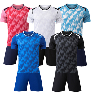 Maillots de football personnalisés 2026 en gros, directement de l'usine, à séchage rapide, respirants et confortables, 100 % polyester, pour adultes - Product Image 1