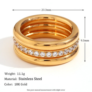 Ensemble de bagues classiques empilables demi-éternité pavées de zircons clairs, en acier inoxydable plaqué or 18 carats, avec dôme uni - Product Image 4