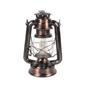 Vente en gros de lanternes LED classiques, lampe de poche décorative de couleur cuivre pour les urgences extérieures
