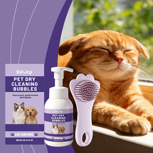 Shampooing Moussant <span class=keywords><strong>Sec</strong></span> Sans Eau <span class=keywords><strong>pour</strong></span> Animaux avec Brosse – Formule Douce Sans Rinçage <span class=keywords><strong>pour</strong></span> Chiens et Chats – Élimination des Odeurs et Soin du Pelage - Product Image 2