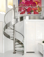 Escalier en colimaçon en bois pour maison duplex et appartement, design architectural contemporain ODM avec marches en bois dur