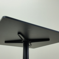 Table à manger pliante en aluminium noir HPL au design français moderne, utilisation intérieure et extérieure, résistante à l'eau, jardin, restaurant, hôtel