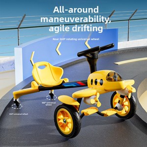 <span class=keywords><strong>Triciclo</strong></span> de Pedales para Niños Qm 081, Diseño de Avión, Resistente, de 4 Ruedas, de Plástico, con Batería, Música, Luces y Asiento Ajustable para Niños Pequeños - Product Image 4