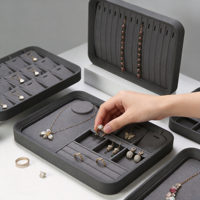 Plateaux de présentation de bijoux (Foshan) P007 pour bracelets, colliers, pendentifs, boucles d'oreilles et présentoirs à bagues