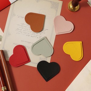 New Arrival Eco-Friendly PU Leather Bookmark Wholesale Custom Logo Die Cutting Printing Promotional Cartoon Mixed Colors Heart