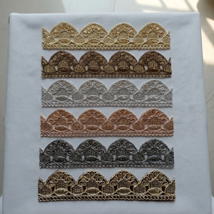 Cinta de encaje con bordado de lentejuelas y hilo metálico veneciano, estilo corona otomana real, para caftanes, alta costura y prendas de vestir. - Product Image 2