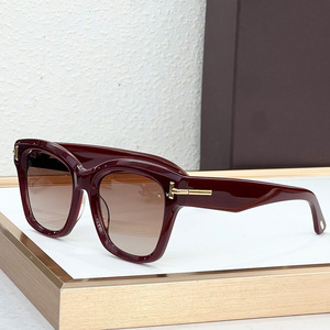 Gafas de Sol FT1329 con Armazón de Resina Marrón, Protección UV400, Unisex, Modernas, para Viajes - Product Image 1