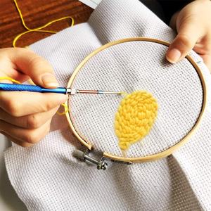 Ensemble d'outils <span class=keywords><strong>de</strong></span> broderie <span class=keywords><strong>magique</strong></span> avec <span class=keywords><strong>aiguille</strong></span> à poinçon et fils <span class=keywords><strong>de</strong></span> <span class=keywords><strong>point</strong></span> <span class=keywords><strong>de</strong></span> <span class=keywords><strong>croix</strong></span> pour la couture et la broderie - Product Image 6