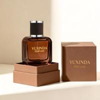 Vente en gros, faible MOQ, flacon de parfum en verre cristal carré de haute qualité, brume fine, couvercle noir, étiquette personnalisée, personnalisable