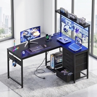 Bureau d'ordinateur moderne en forme de L Wayon avec étagère d'affichage multi-niveaux pour le jeu et le travail