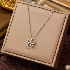 Collar de Acero Inoxidable con Imagen y Piedra Pequeña, Joyería Antideslustre al por Mayor - Product Image 5