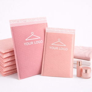 Buste Imbottite in Polietilene Rosa Personalizzate per Spedizioni di Abbigliamento e Cosmetici con Logo Personalizzato - Product Image 1