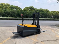 Gerbeur électrique sans pieds à contrepoids arrière, capacité 1000 kg - 1500 kg, hauteur de levage jusqu'à 4 m