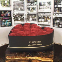 Ensemble cadeau en papier artistique personnalisé en usine, ensemble de trois pièces en forme de cœur, emballage en carton avec vernis, élégant coffret à fleurs