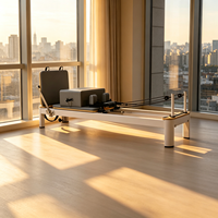 Reformer de Pilates Blanco para Entrenamiento Deportivo en Instalaciones Deportivas