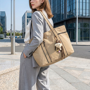Borsa a Tracolla da Donna Casual alla Moda, Grande Capacità, Nuovo Stile, in Tessuto Morbido di Nylon, Prezzo all'Ingrosso di Fabbrica - Product Image 3