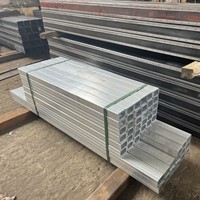 Grande structure en acier, base de rail au sol, usinage, perçage, soudage, peinture, plastification, service tout-en-un, garantie 3 ans