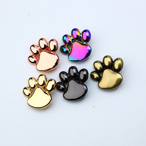 Charme de collier en alliage de luxe en forme de <span class=keywords><strong>patte</strong></span> de <span class=keywords><strong>chien</strong></span>, <span class=keywords><strong>empreinte</strong></span> de <span class=keywords><strong>patte</strong></span> de 15 mm, trou de 10 mm, accessoires pour animaux de compagnie DIY pour chiens et chats, couleurs assorties - Product Image 3