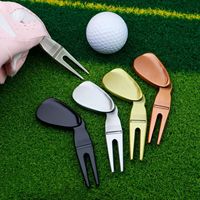 Outil de réparation de divots en forme de wedge de golf en gros, logo personnalisé, réparation de gazon métallique sur le terrain de golf, accessoire de golf