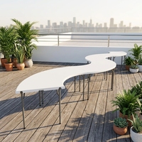 Table pliante d'extérieur en plastique HDPE 30" x 96" en forme de S avec structure métallique portable pour événements et services alimentaires
