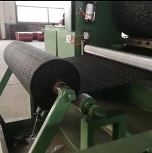 Macchina per la Pelatura di Rotoli di Gomma per Materiale in Polvere di Pneumatici Usati EPDM - Product Image 1