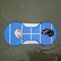 Terrain de pickleball gonflable portable flottant sur l'eau avec filet pour jeux aquatiques en plein air