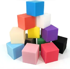 닌자 코스 또는 폼 피트 버퍼링 실내 사용을위한 20cm 고밀도 다채로운 폼 스폰지 블록 큐브 무료 샘플