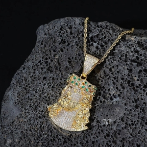 Neue Hip-Hop-Halskette mit vergoldetem Messinganhänger, Zirkonia-Besatz und JESUS-Motiv, modischer Schmuck für Damen und Herren - Product Image 4