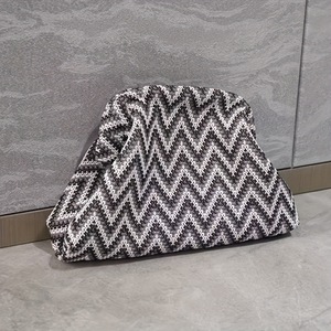 Pochette tricotée à motif chevron en polyester avec fermeture éclair, sac de voyage portable pour cosmétiques pour femmes - Product Image 4