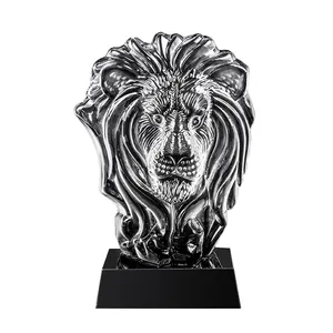 2021 commercio all'ingrosso di NUOVO DISEGNO leone di cristallo iceberg trofeo premi personalizzato decorazione di cristallo