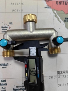 Collecteur en <span class=keywords><strong>laiton</strong></span> <span class=keywords><strong>tuyau</strong></span> d'irrigation de jardin minuterie séparateur collecteur de soupape avec connecteurs rapides - Product Image 4